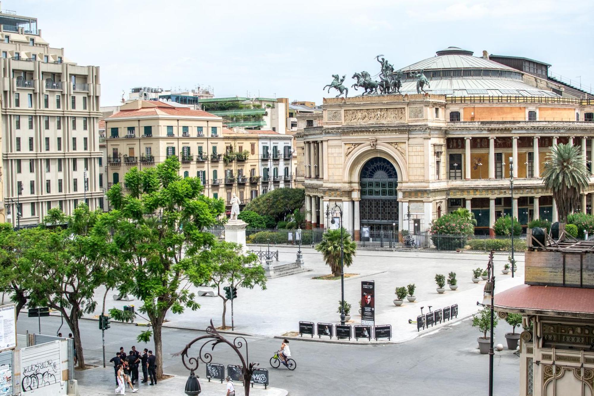 Politeama Crystal Rooms Palermo Exterior foto